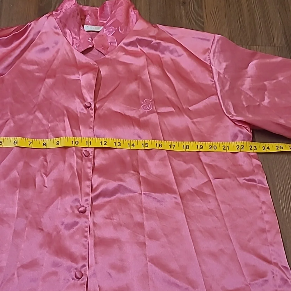 Victoria's Secret Pink Satin Blouse used good condition. vintage zise L for wome